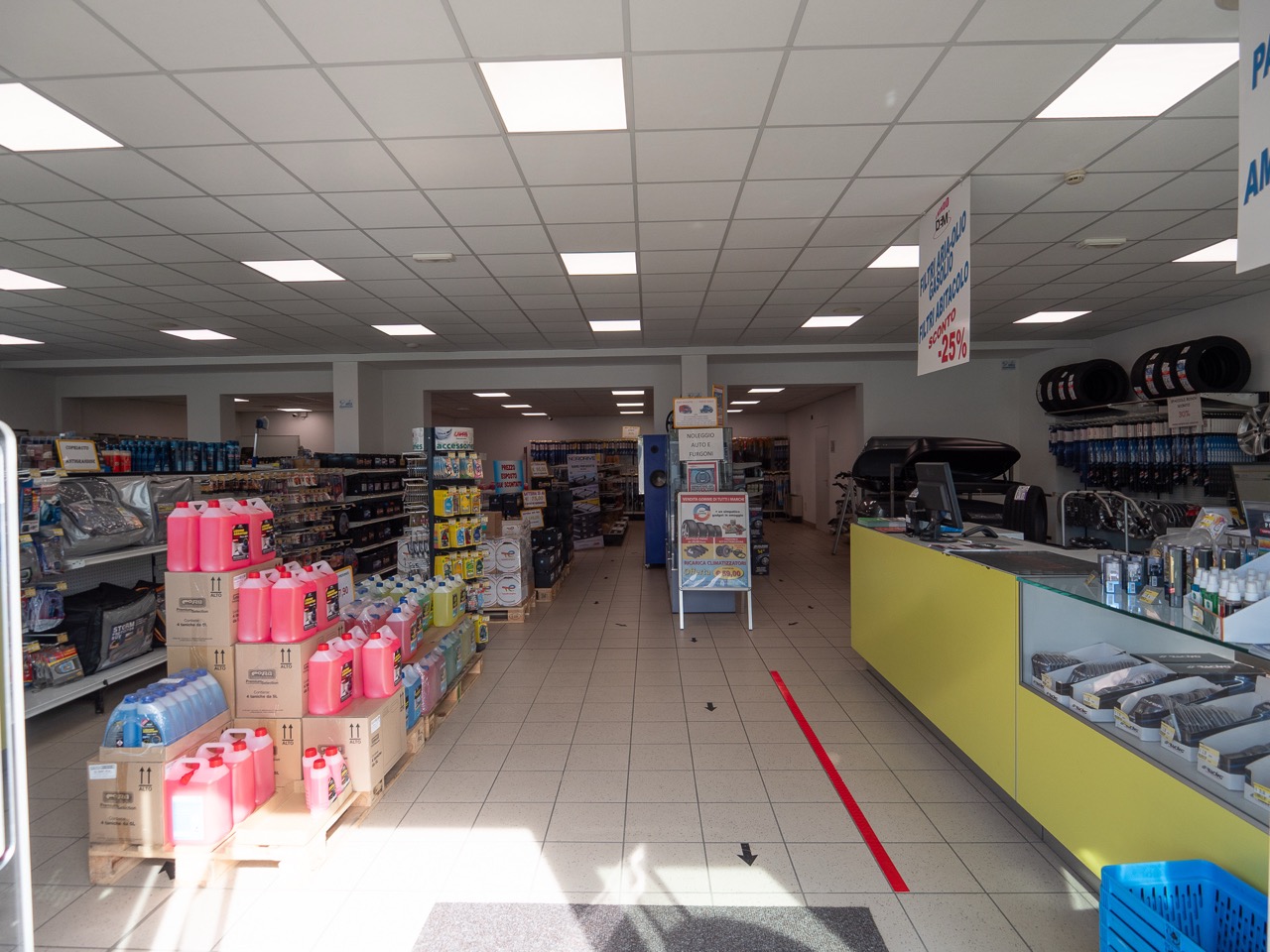 00010mondo_dem_venegono_autoaccessori_